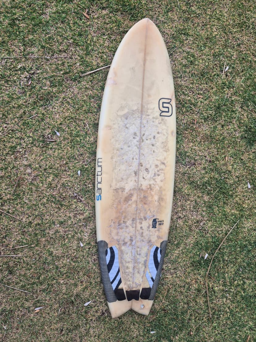 Sanctum Fish Surfboard 5'10"